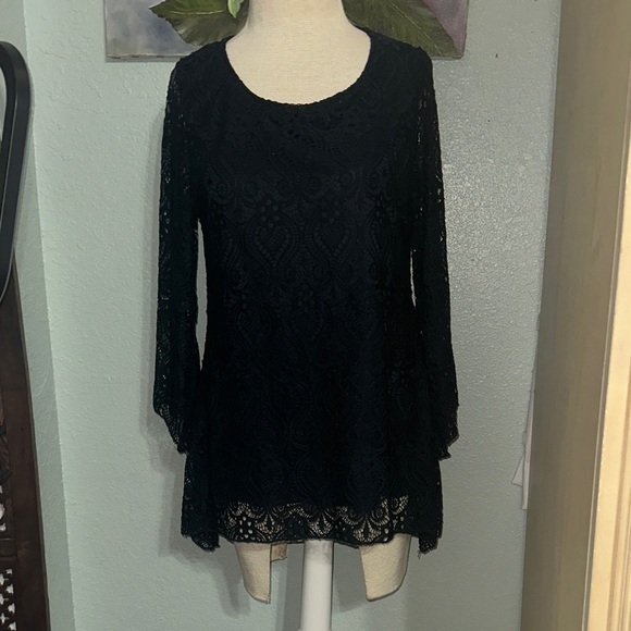 Elegant navy blue Lace Women's Top - Picture 3 of 12